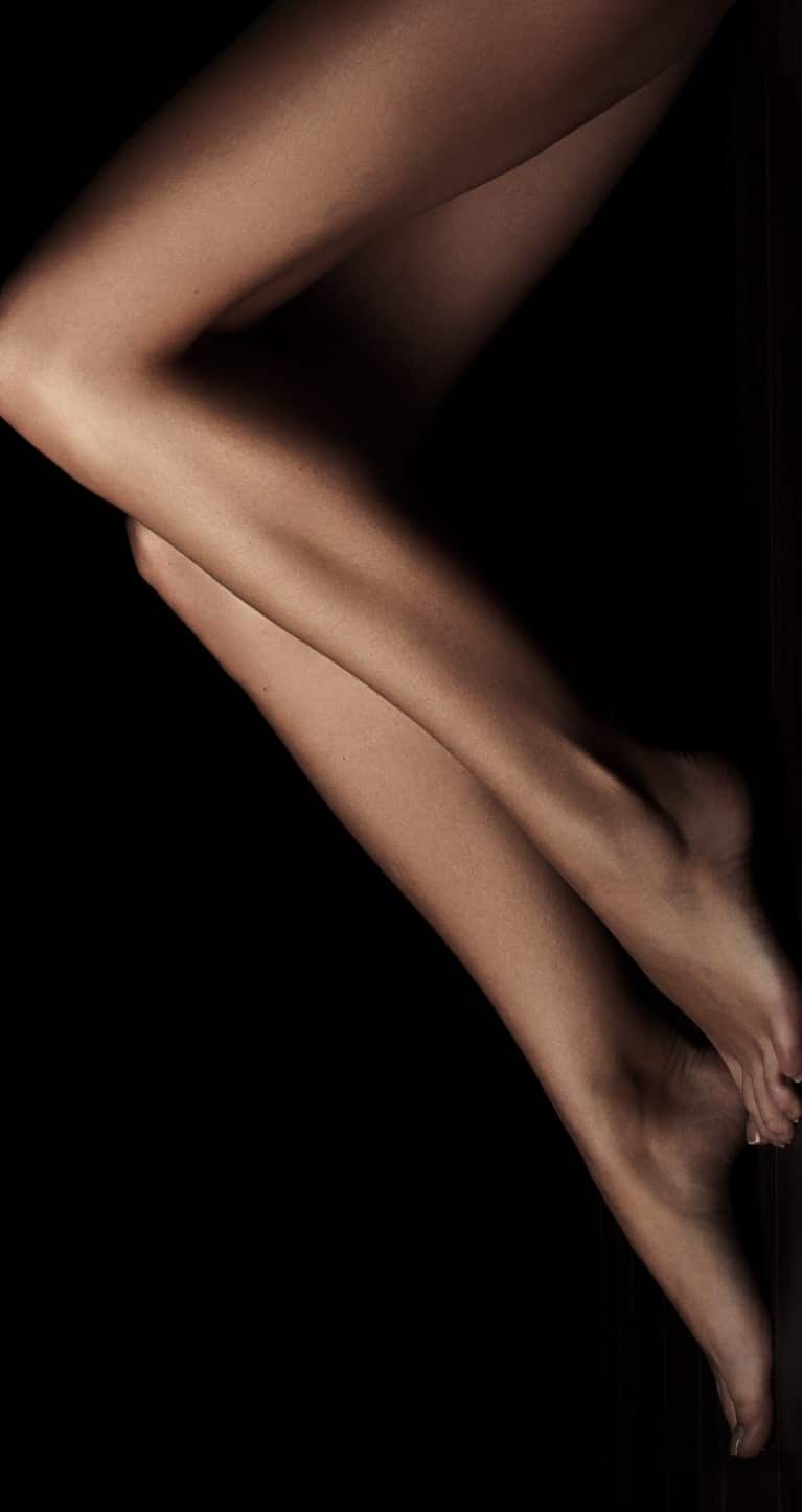 Photo stylisee des jambes nue d une jeune femme - varicosite | Laser et Médecine Esthétique | LAMED Paris